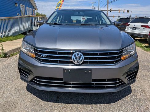 Used 2018 Volkswagen Passat 2.0T R-Line FWD image 8