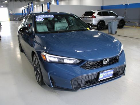 Used 2025 Honda Civic Sport Touring image 4