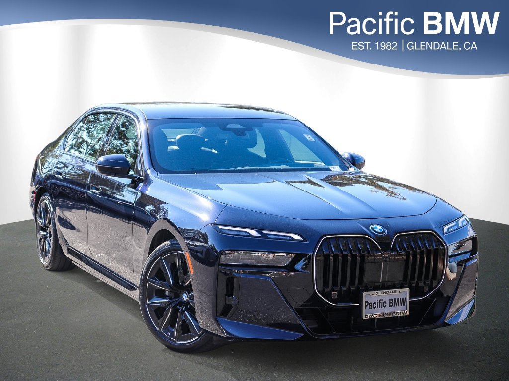 Used 2026 BMW 750e xDrive w/ Premium Package AWD/4WD image 1