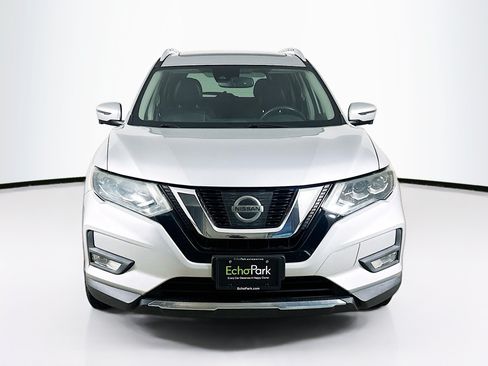 Used 2017 Nissan Rogue SL w/ SL Premium Package FWD image 2