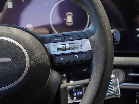 New 2025 Hyundai Tucson SEL image 18