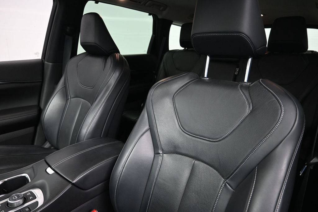 Used 2023 INFINITI QX60 Luxe w/ Performance Audio Package FWD image 5