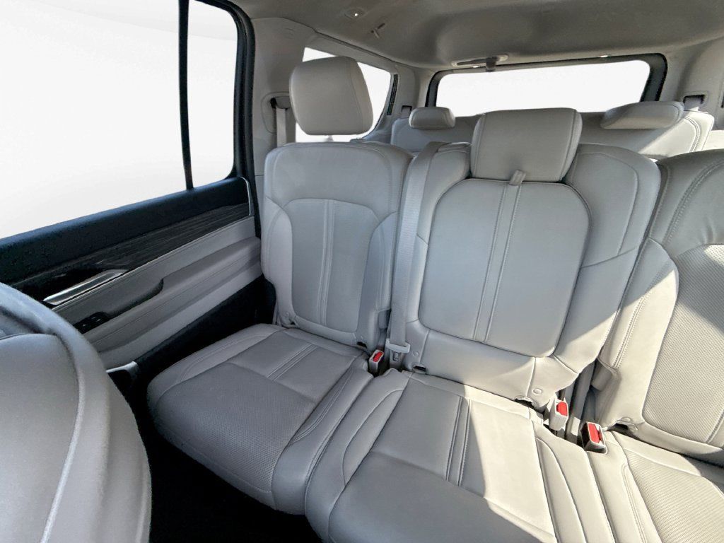 Used 2022 Jeep Wagoneer Series II AWD/4WD image 26