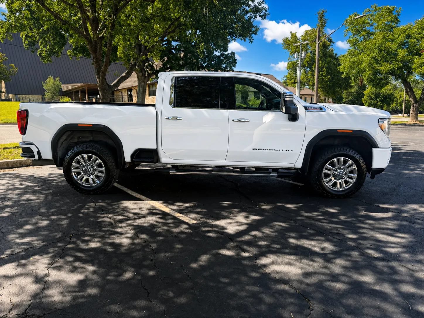 Used 2023 GMC Sierra 2500 Denali w/ Technology Package AWD/4WD image 4