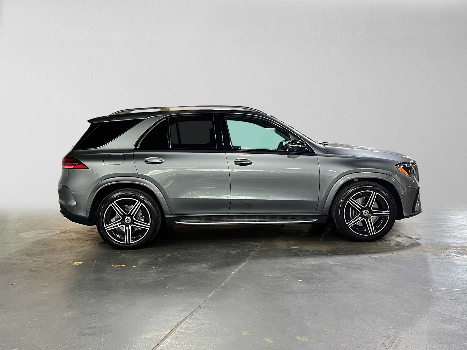 New 2026 Mercedes-Benz GLE 450e 4MATIC image 2
