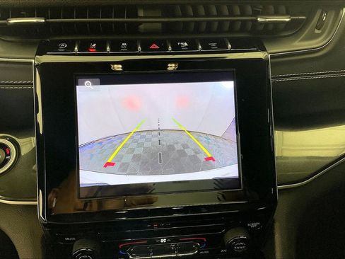 Used 2023 Jeep Grand Cherokee Laredo image 30