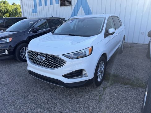 Used 2024 Ford Edge SEL w/ Convenience Package AWD/4WD image 4