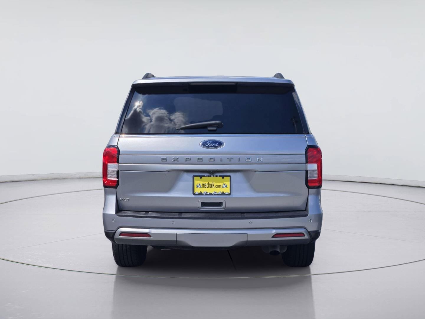 Used 2024 Ford Expedition XLT RWD image 7