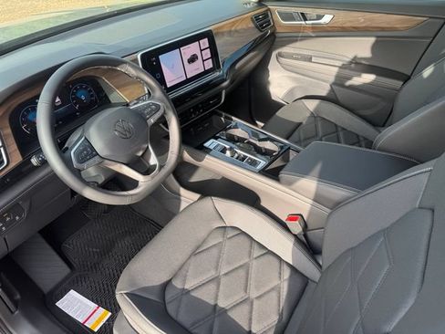 New 2026 Volkswagen Atlas SE FWD image 6