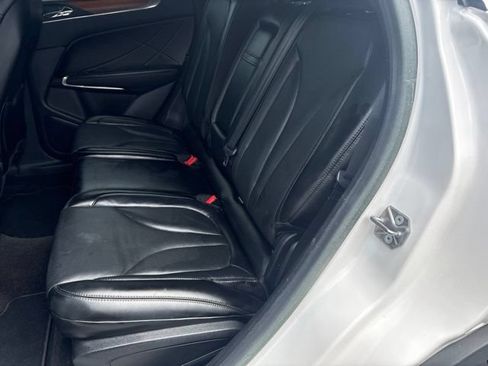 Used 2019 Lincoln MKC Reserve w/ MKC Climate Package FWD image 9