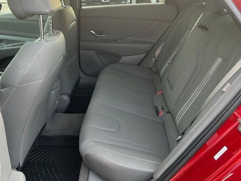 Used 2024 Hyundai Elantra SEL w/ Convenience Package image 20