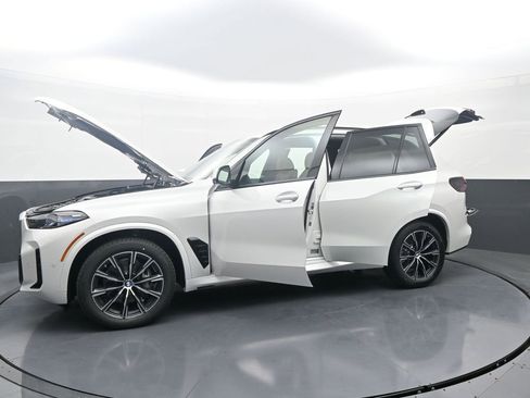 New 2026 BMW X5 xDrive40i w/ M Sport Package AWD/4WD image 42
