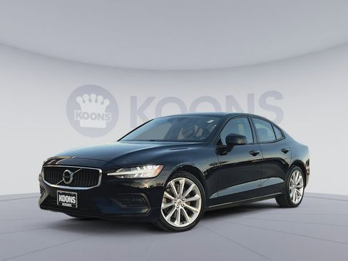 Used 2020 Volvo S60 T6 Momentum w/ Protection Package Premier image 1