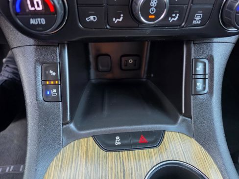 Used 2019 GMC Acadia Denali image 17