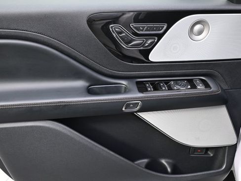 New 2026 Lincoln Aviator Reserve AWD/4WD image 23