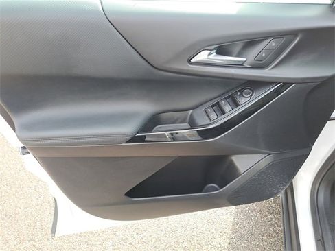 Used 2025 Chevrolet Equinox LT image 18