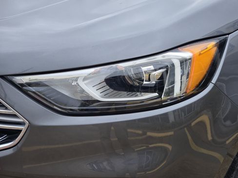 Used 2022 Ford Edge SE image 6