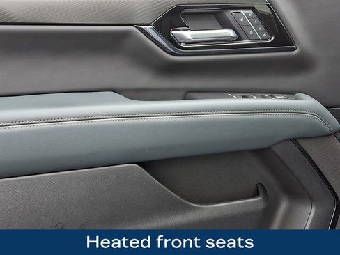 Used 2025 GMC Yukon AT4 w/ AT4 Premium Package image 17