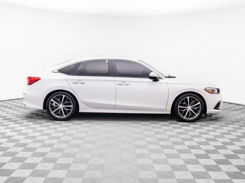 Used 2023 Honda Civic Touring image 7
