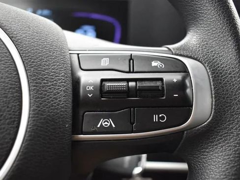 Used 2025 Kia Sportage LX AWD/4WD image 23