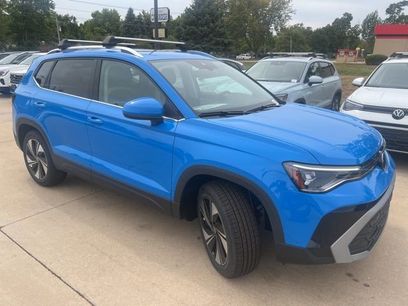 New 2025 Volkswagen Taos SE
