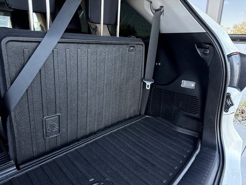 Used 2017 Toyota Highlander SE image 13