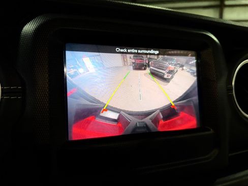 Used 2021 Jeep Wrangler Unlimited Sahara AWD/4WD image 31