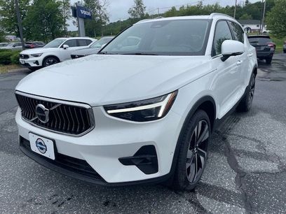 New 2025 Volvo XC40 B5 Ultra w/ Protection Package Premier