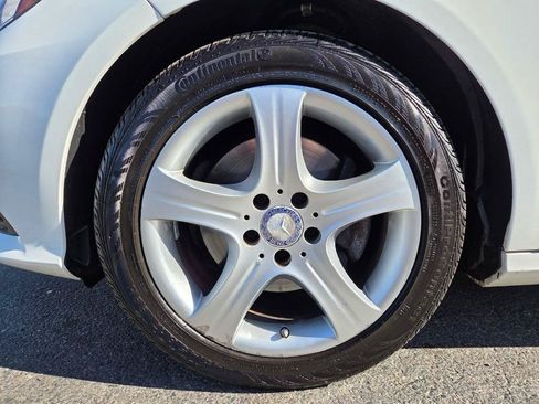 Used 2015 Mercedes-Benz E 350 4MATIC Sedan image 31