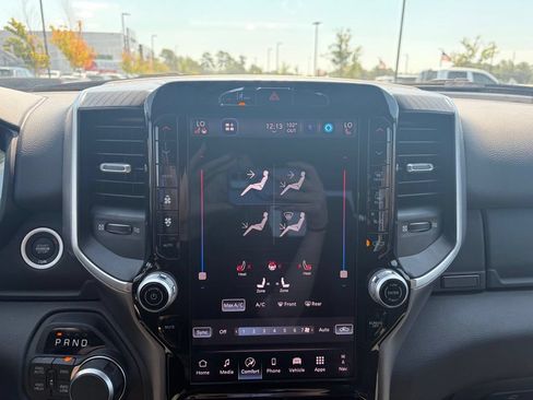 Used 2025 RAM 1500 Big Horn AWD/4WD image 32