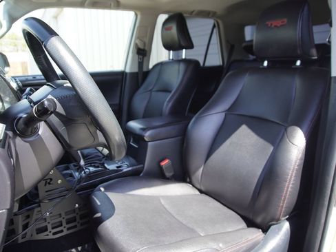 Used 2018 Toyota 4Runner TRD Off-Road Premium AWD/4WD image 11
