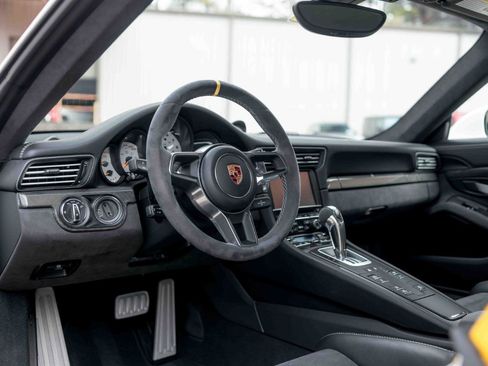 Used 2016 Porsche 911 GT3 RS image 2