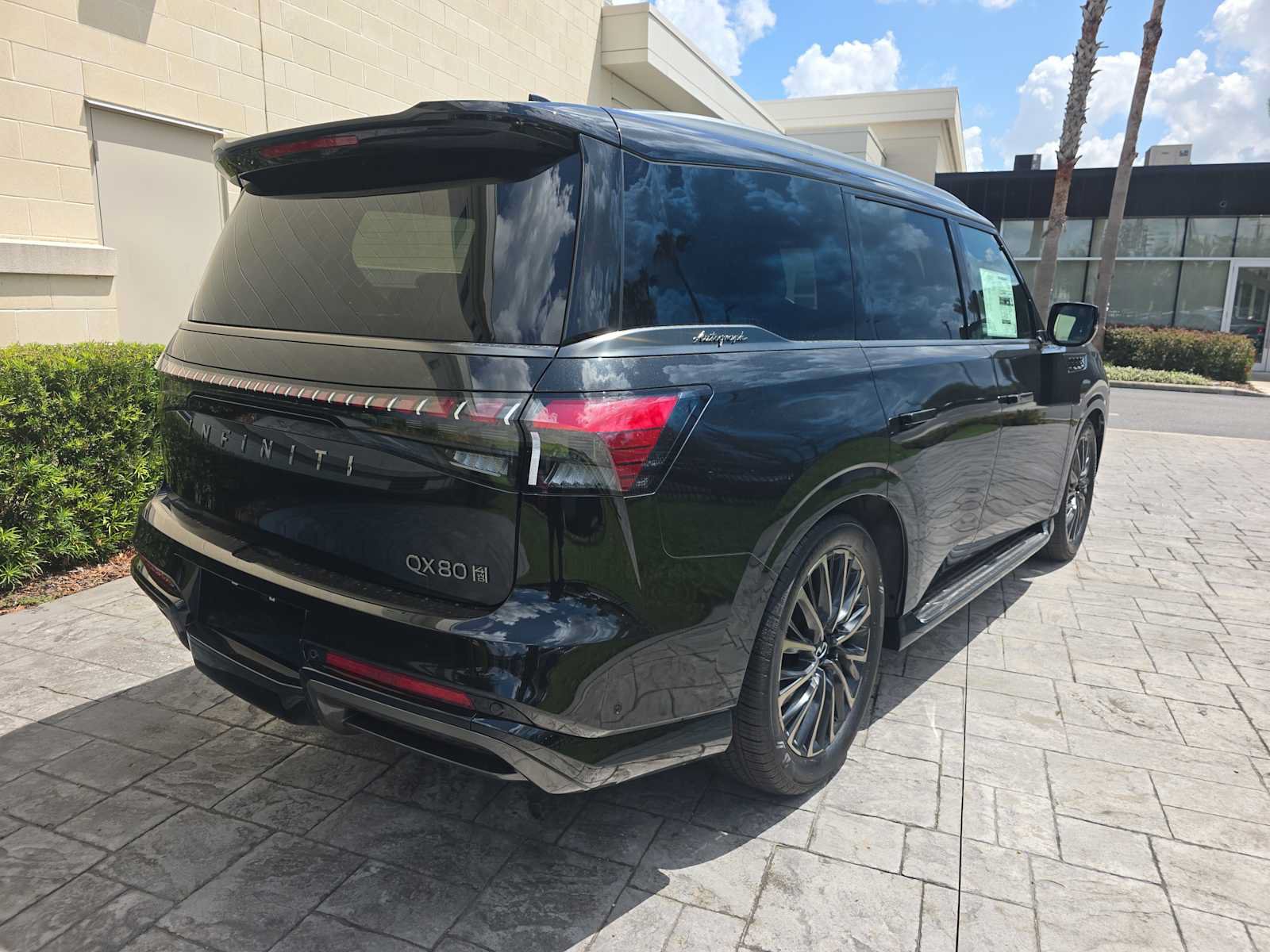 New 2027 INFINITI QX80 Autograph w/ Premium Cargo Package AWD/4WD image 3