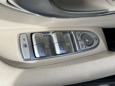 Certified 2019 Mercedes-Benz E 300 4MATIC image 15