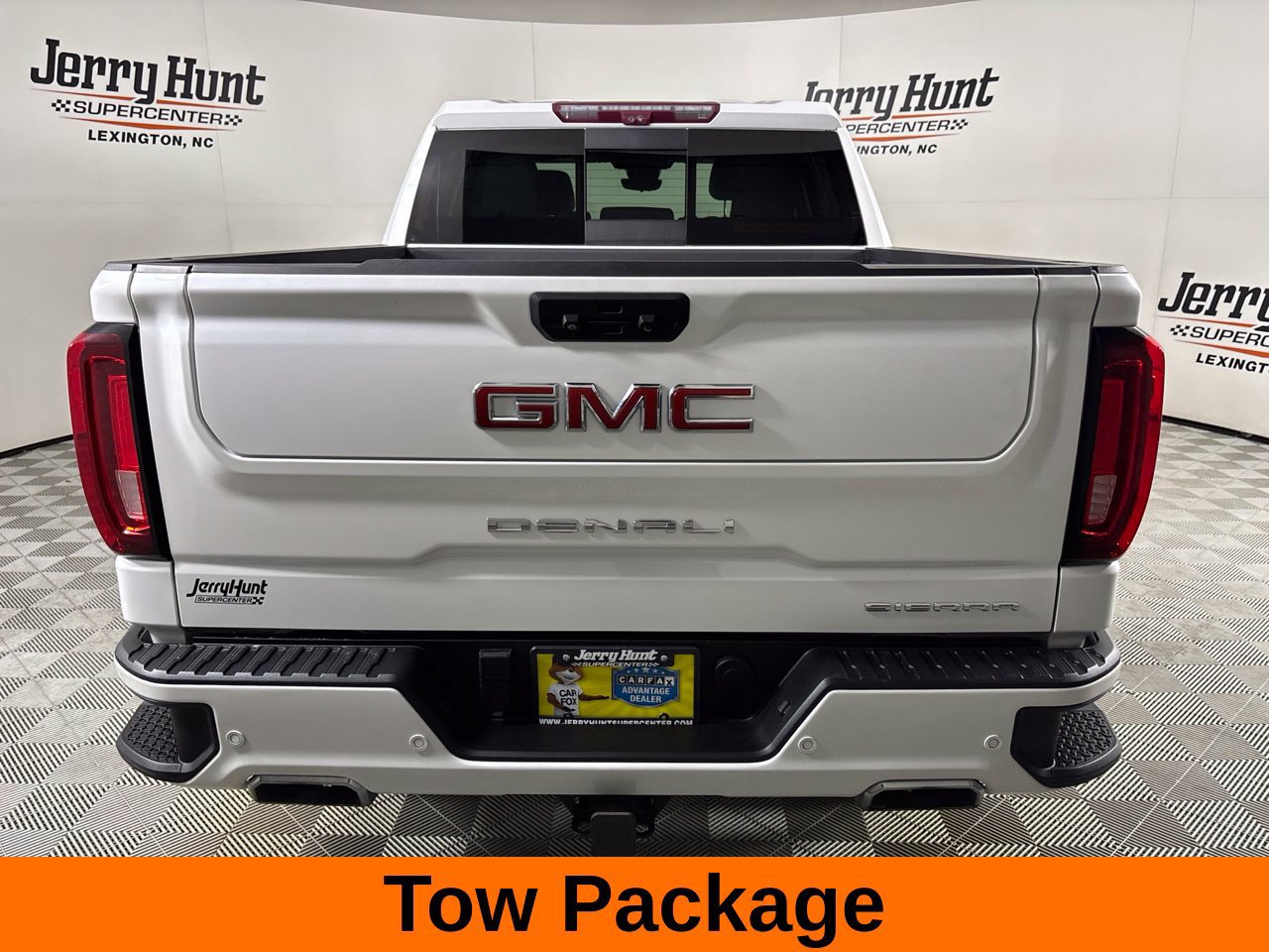 Used 2023 GMC Sierra 1500 Denali w/ Denali Reserve Package AWD/4WD image 7