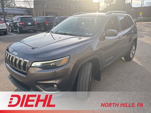 Used 2019 Jeep Cherokee Latitude Plus w/ Cold Weather Group image 1