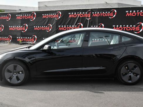 Used 2023 Tesla Model 3 Standard Range RWD image 4