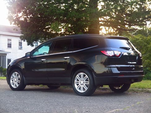 Used 2014 Chevrolet Traverse LT w/ All-Star Edition AWD/4WD image 3