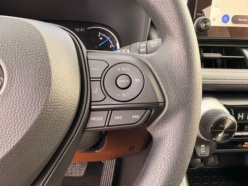 Used 2025 Toyota RAV4 XLE image 23