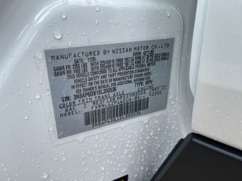 New 2025 Nissan Kicks SR image 30