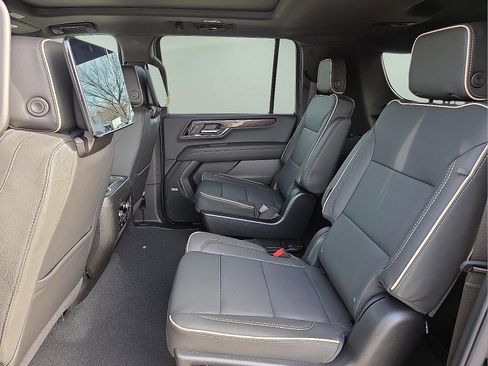 New 2026 GMC Yukon XL Elevation w/ Elevation Premium Package image 11
