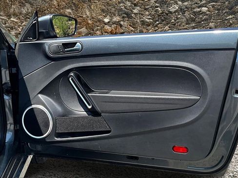 Used 2019 Volkswagen Beetle 2.0T SE image 21