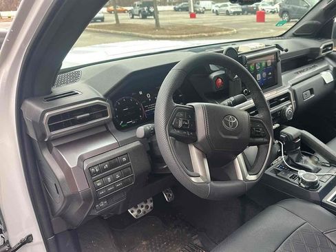 Used 2025 Toyota Tacoma TRD Sport image 7