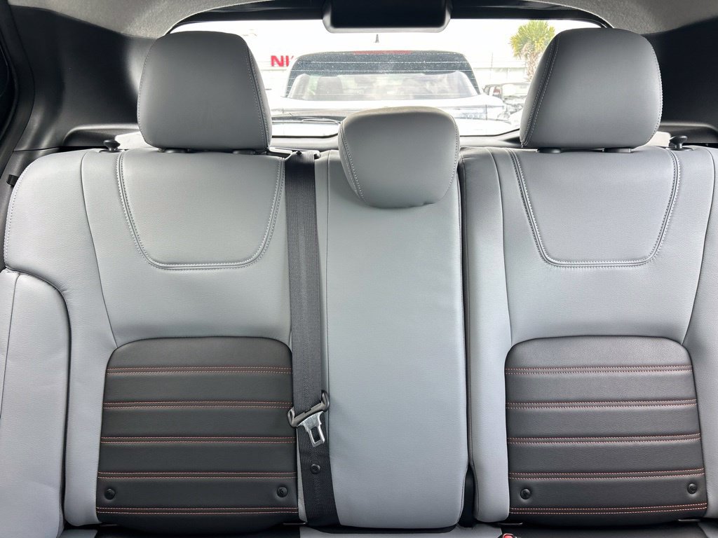 Certified 2024 Nissan Kicks SR w/ SR Premium Package FWD image 15
