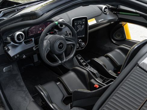 Used 2019 McLaren Senna image 10