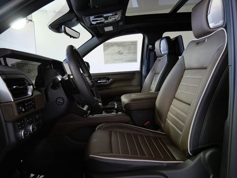 New 2026 GMC Yukon XL Denali Ultimate AWD/4WD image 12