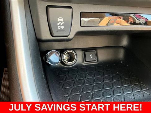 Used 2020 Toyota RAV4 LE FWD image 16