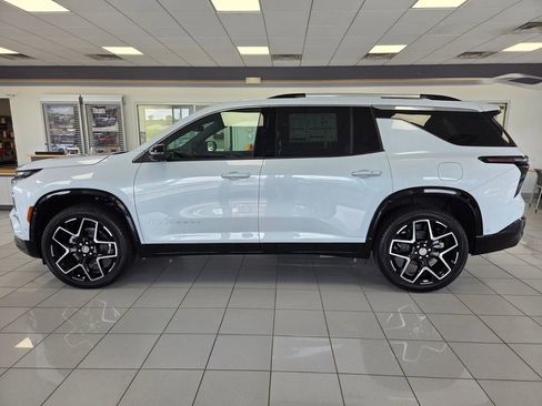 New 2026 Chevrolet Traverse High Country FWD image 2