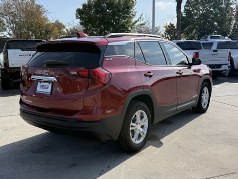 Used 2020 GMC Terrain SLE w/ Driver Convenience Package image 5