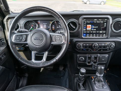 Used 2023 Jeep Wrangler Unlimited Sahara w/ Cold Weather Group AWD/4WD image 13